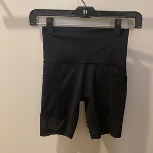 Bike shorts mesh detail and pockets